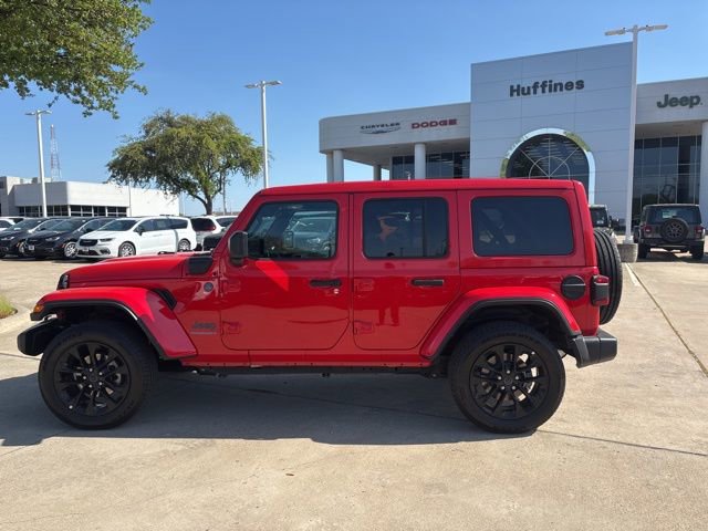 Used 2025 Jeep Wrangler Unlimited Sahara w/ Safety Group image 8