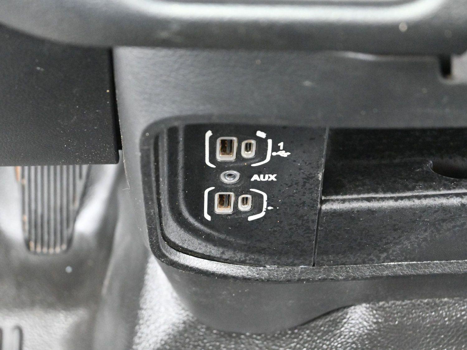 Used 2019 RAM 3500 Tradesman w/ Chrome Appearance Group image 25