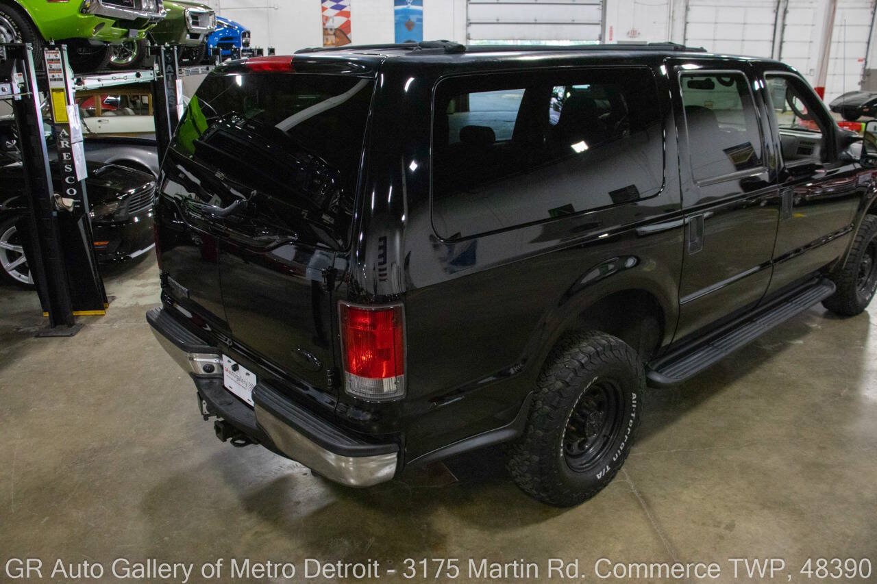 Used 2005 Ford Excursion XLT AWD/4WD image 14