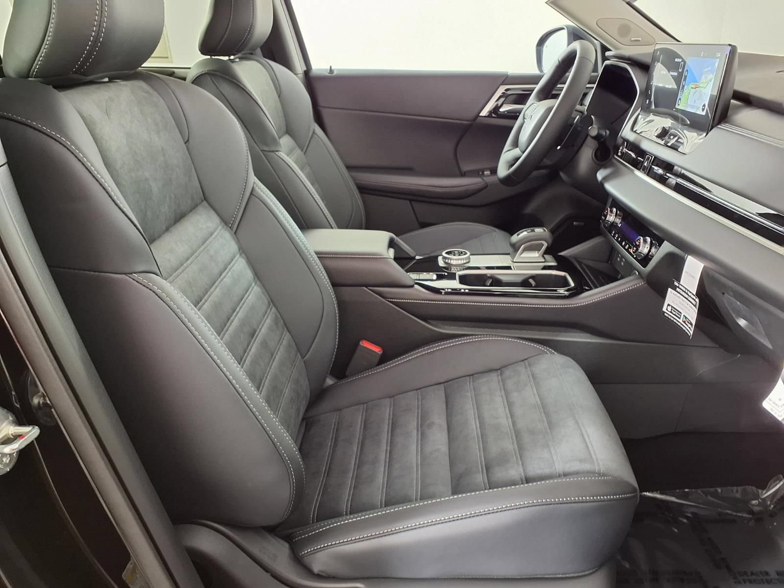 New 2026 Mitsubishi Outlander SE FWD image 9