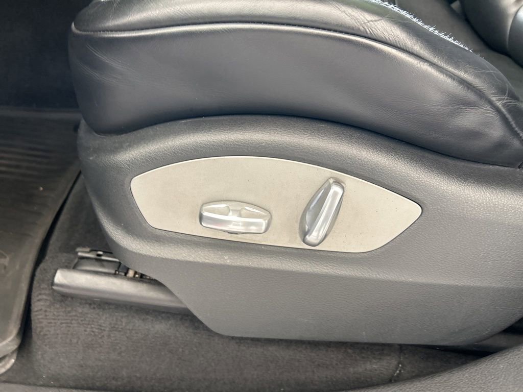 Used 2016 Porsche Cayenne GTS image 47