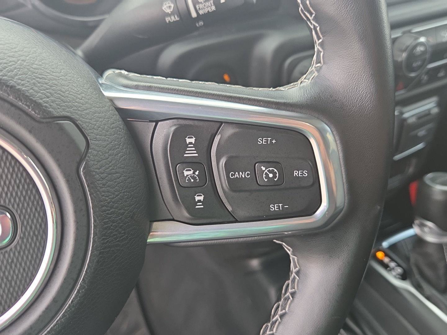 Used 2021 Jeep Gladiator Overland w/ Uconnect 4C Nav & Sound Group AWD/4WD image 25