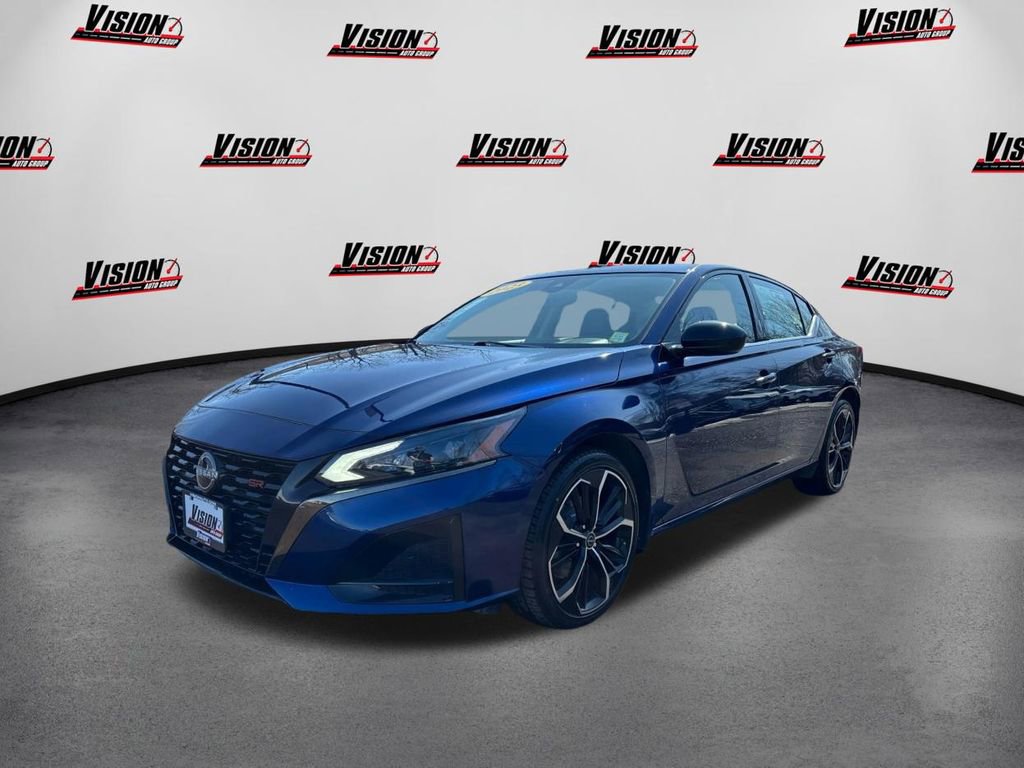 Used 2023 Nissan Altima 2.5 SR image 1
