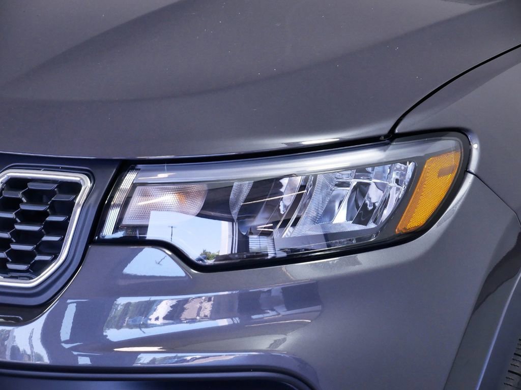 Used 2024 Jeep Compass Latitude image 17