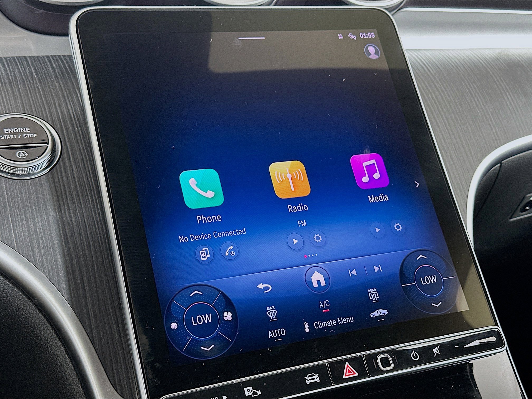 Used 2025 Mercedes-Benz C 300 4MATIC Sedan image 21