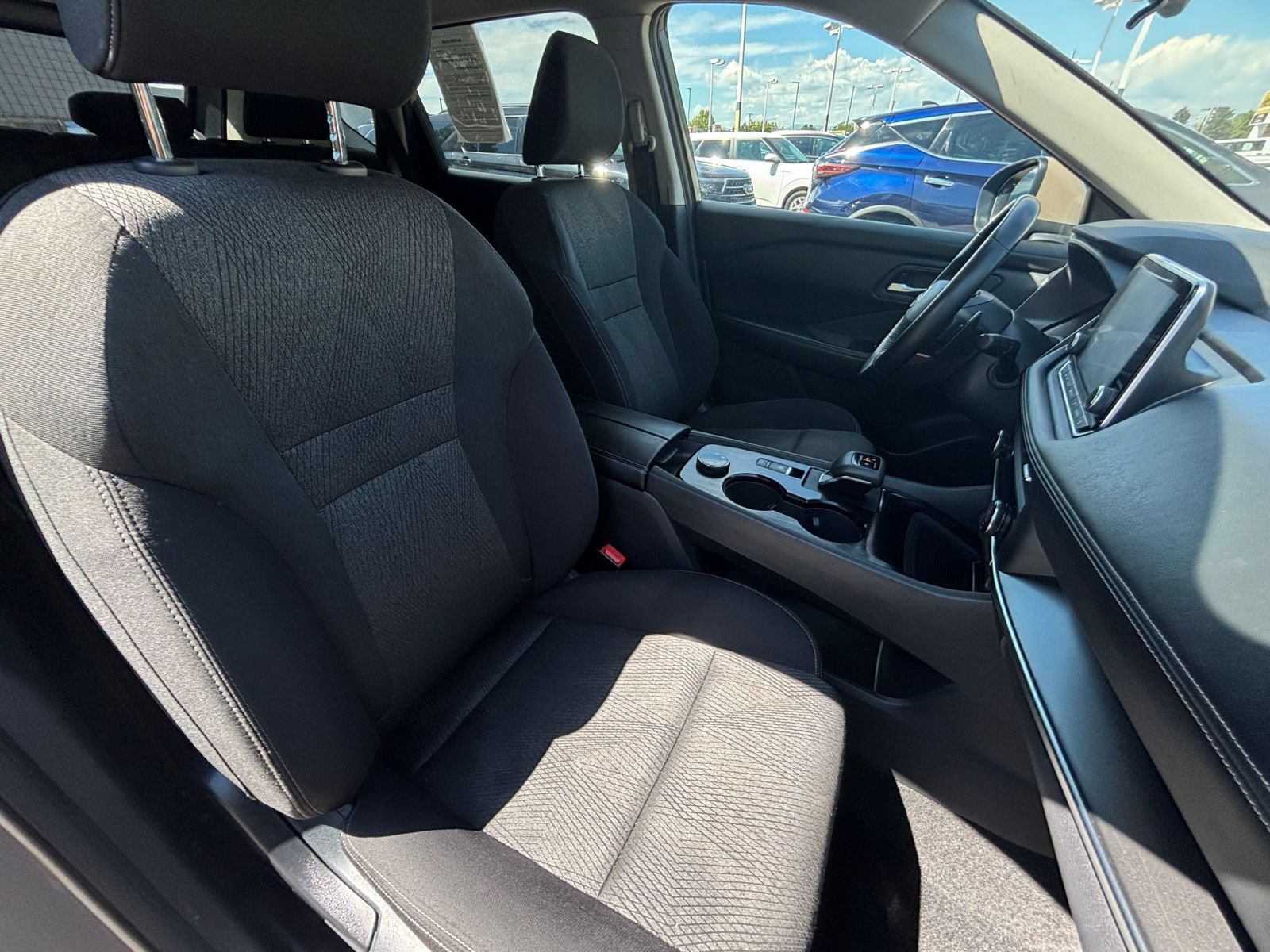 Used 2025 Nissan Rogue SV AWD/4WD image 35