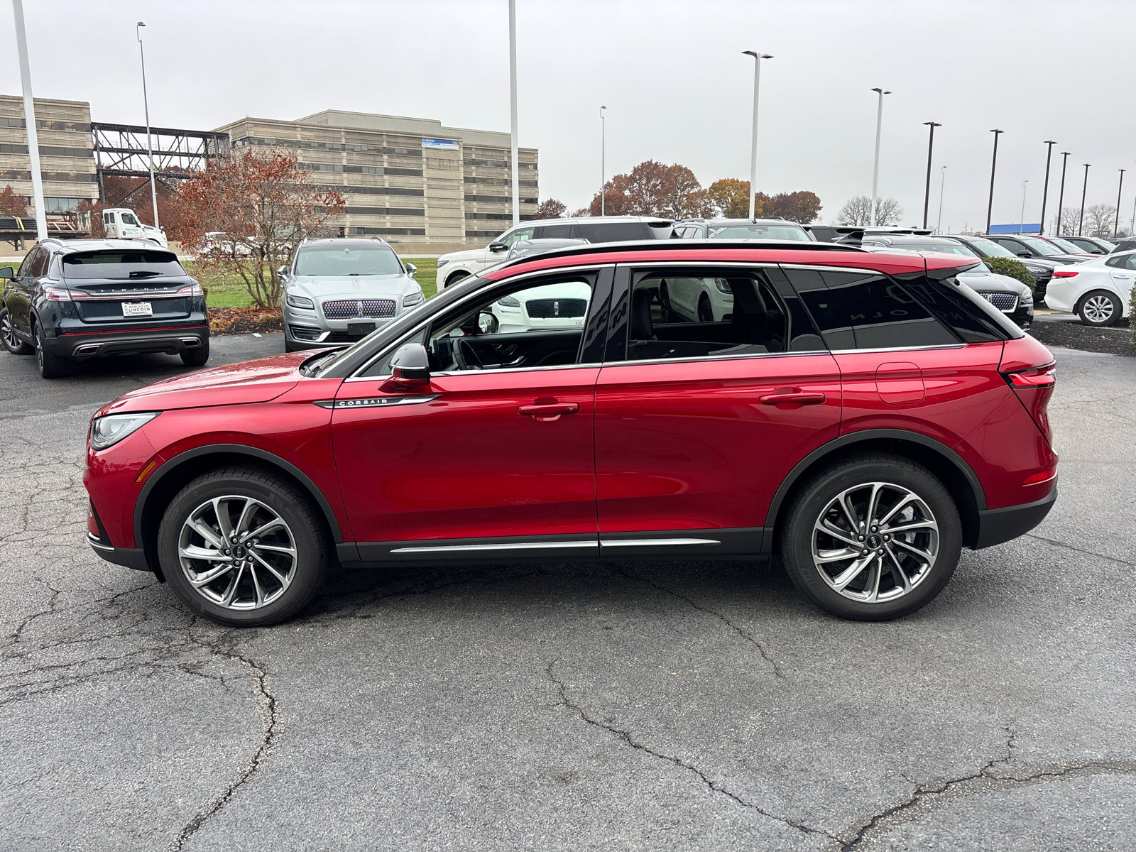 New 2025 Lincoln Corsair FWD w/ Equipment Group 101A image 4