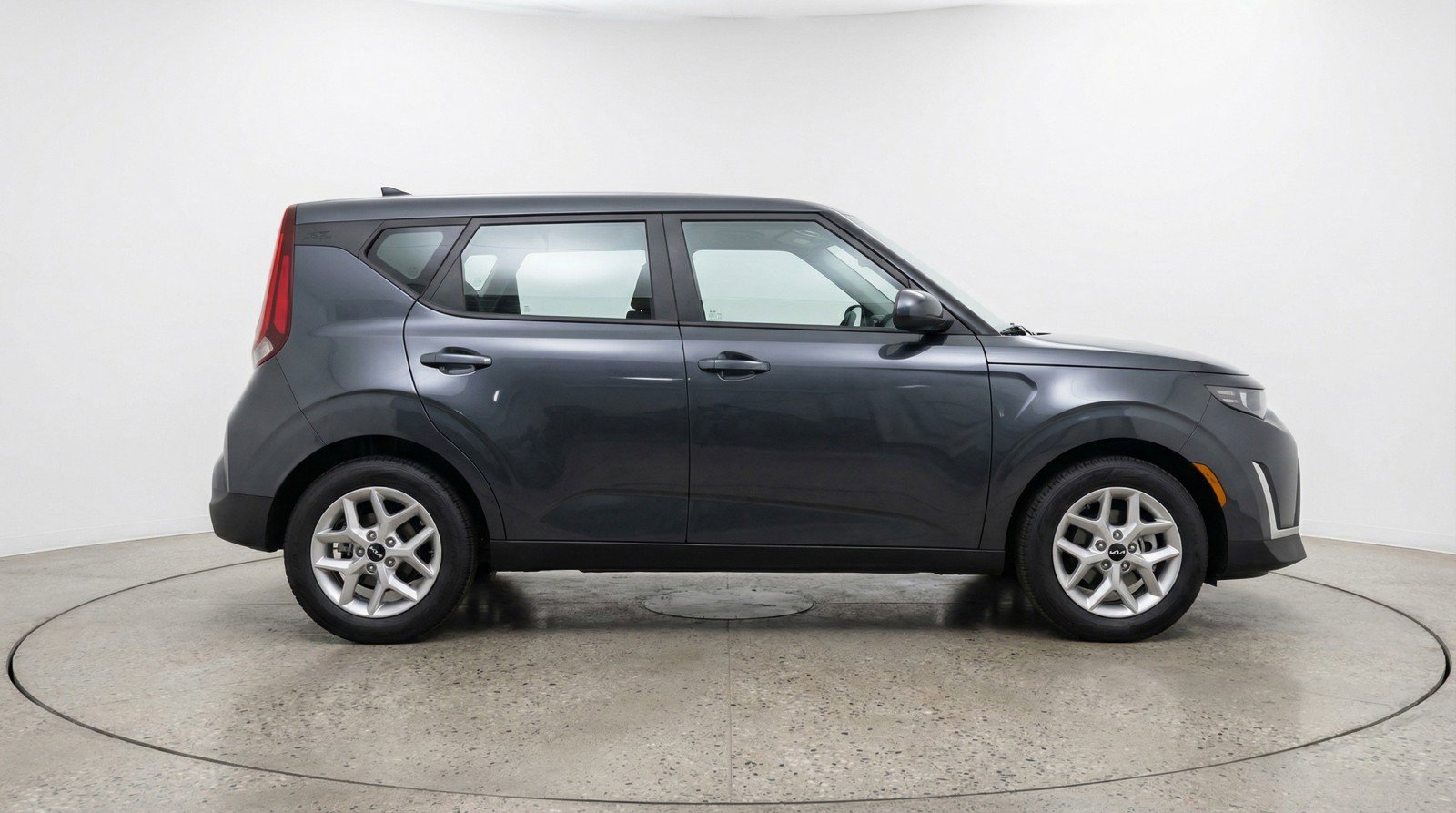 Used 2025 Kia Soul LX w/ LX Technology Package FWD image 11