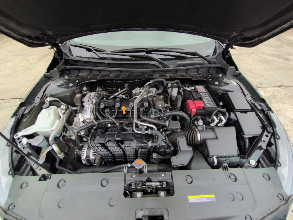 Used 2025 Nissan Altima 2.5 SV FWD image 34