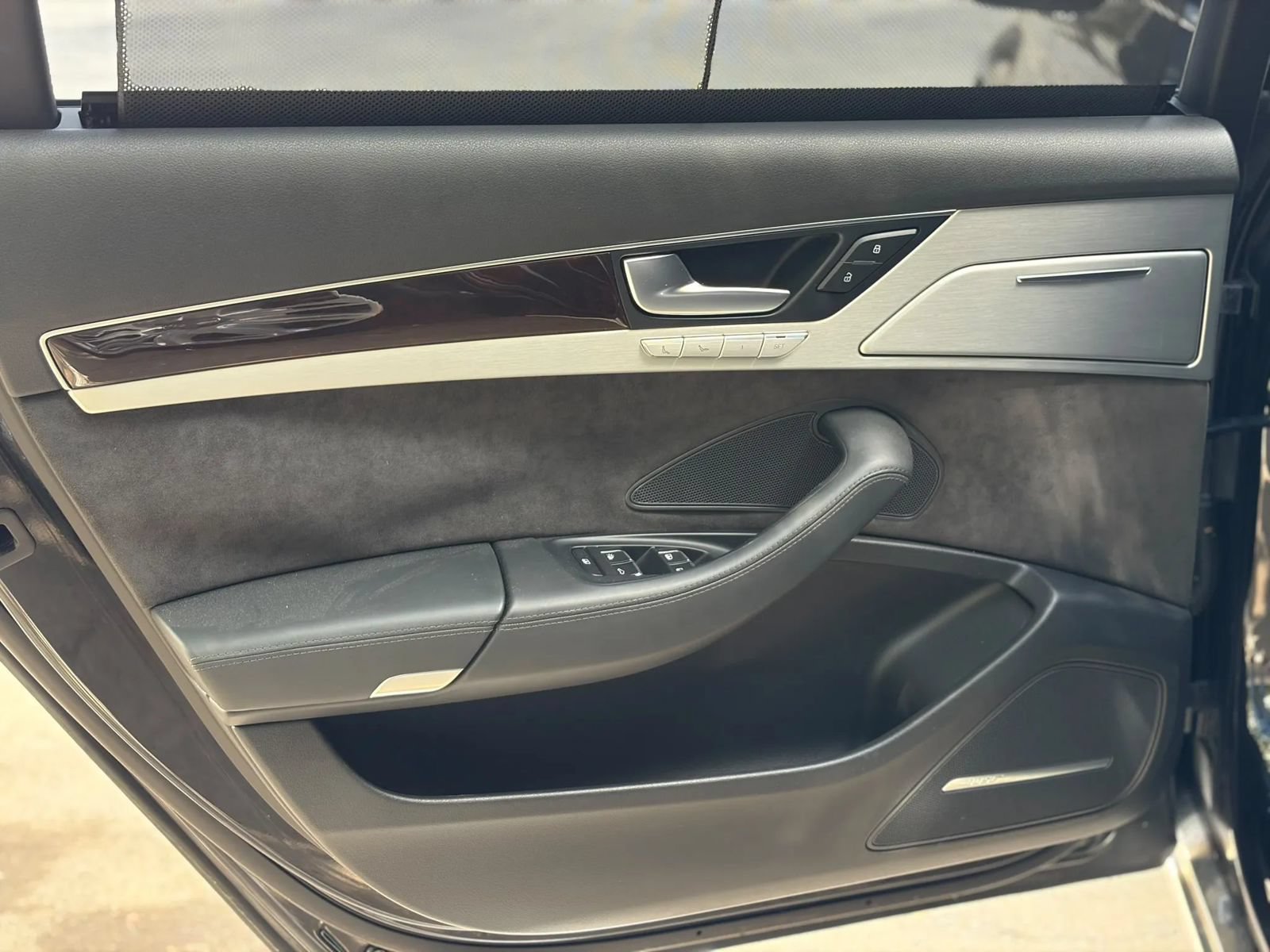Used 2014 Audi A8 L 4.0T w/ Luxury Package AWD/4WD image 40