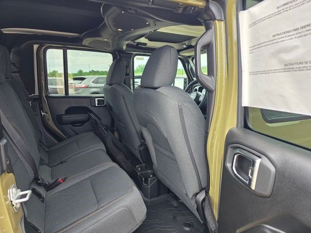 New 2026 Jeep Gladiator Sport AWD/4WD image 12