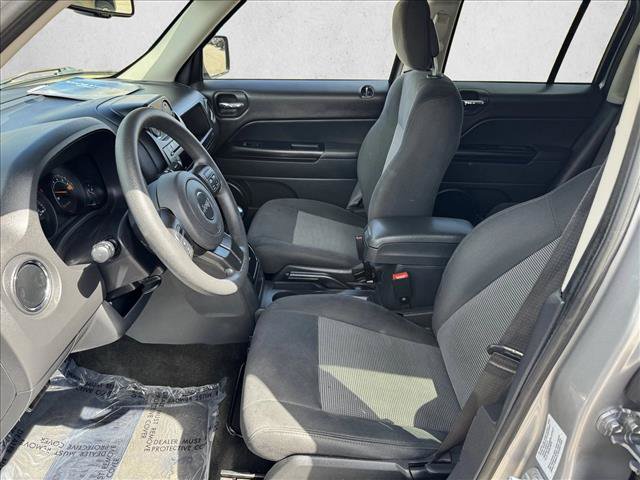 Used 2016 Jeep Patriot Sport w/ Power Value Group FWD image 10