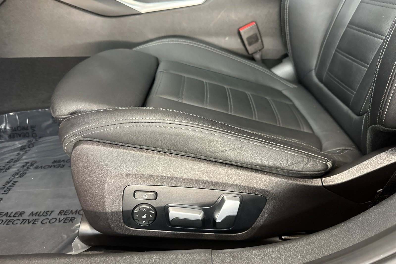 Used 2021 BMW 330i Sedan w/ Premium Package RWD image 14