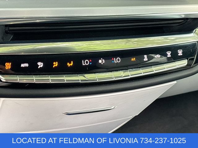 Used 2024 Cadillac Lyriq Luxury AWD/4WD image 17