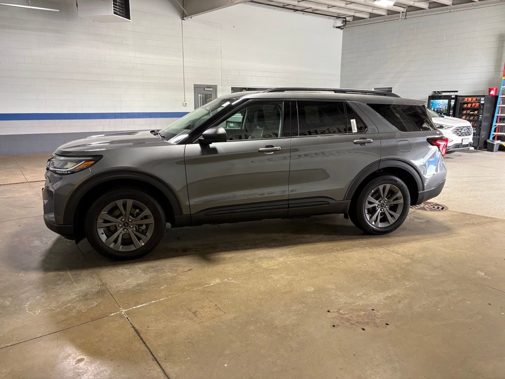 New 2026 Ford Explorer Active w/ Active Comfort Package image 5