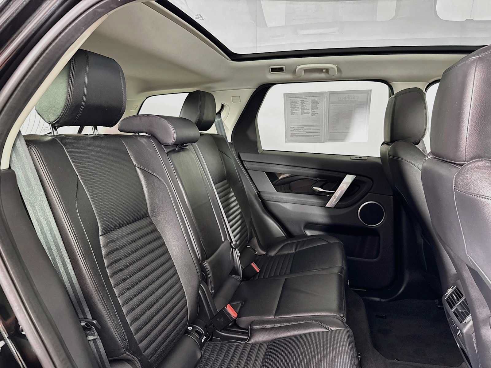 Used 2021 Land Rover Discovery Sport SE AWD/4WD image 22