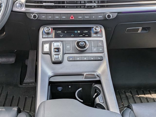 Used 2025 Hyundai Palisade Calligraphy FWD image 19