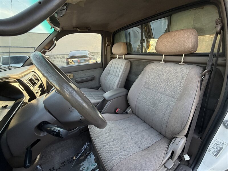 Used 1999 Toyota Tacoma 4x4 Regular Cab image 36