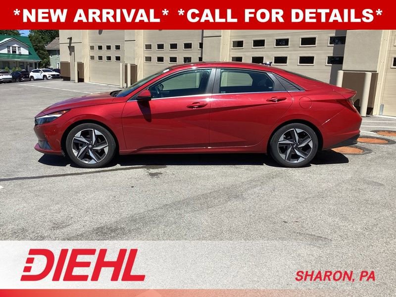 Used 2022 Hyundai Elantra SEL w/ Convenience + Premium Package FWD image 4