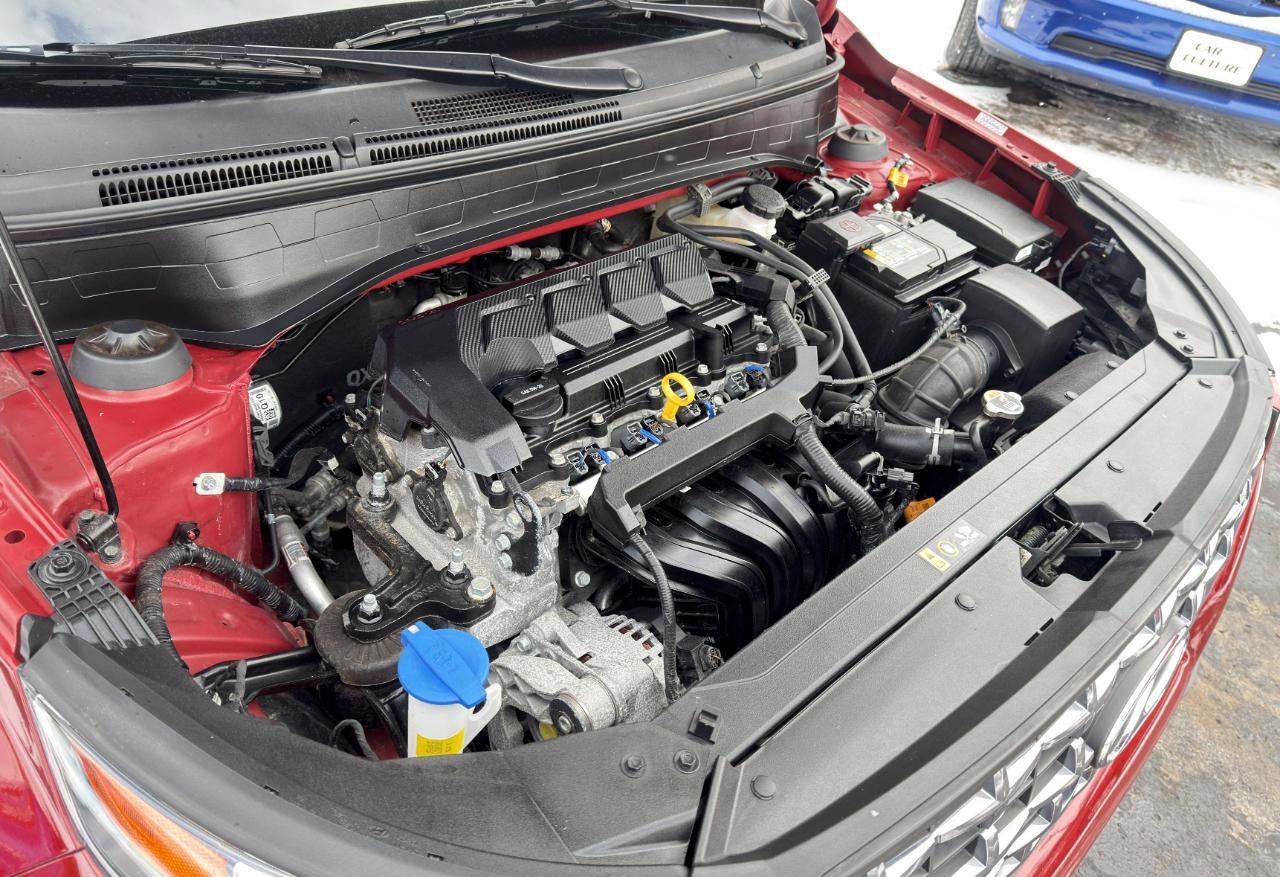 Used 2024 Hyundai Venue SEL FWD image 18
