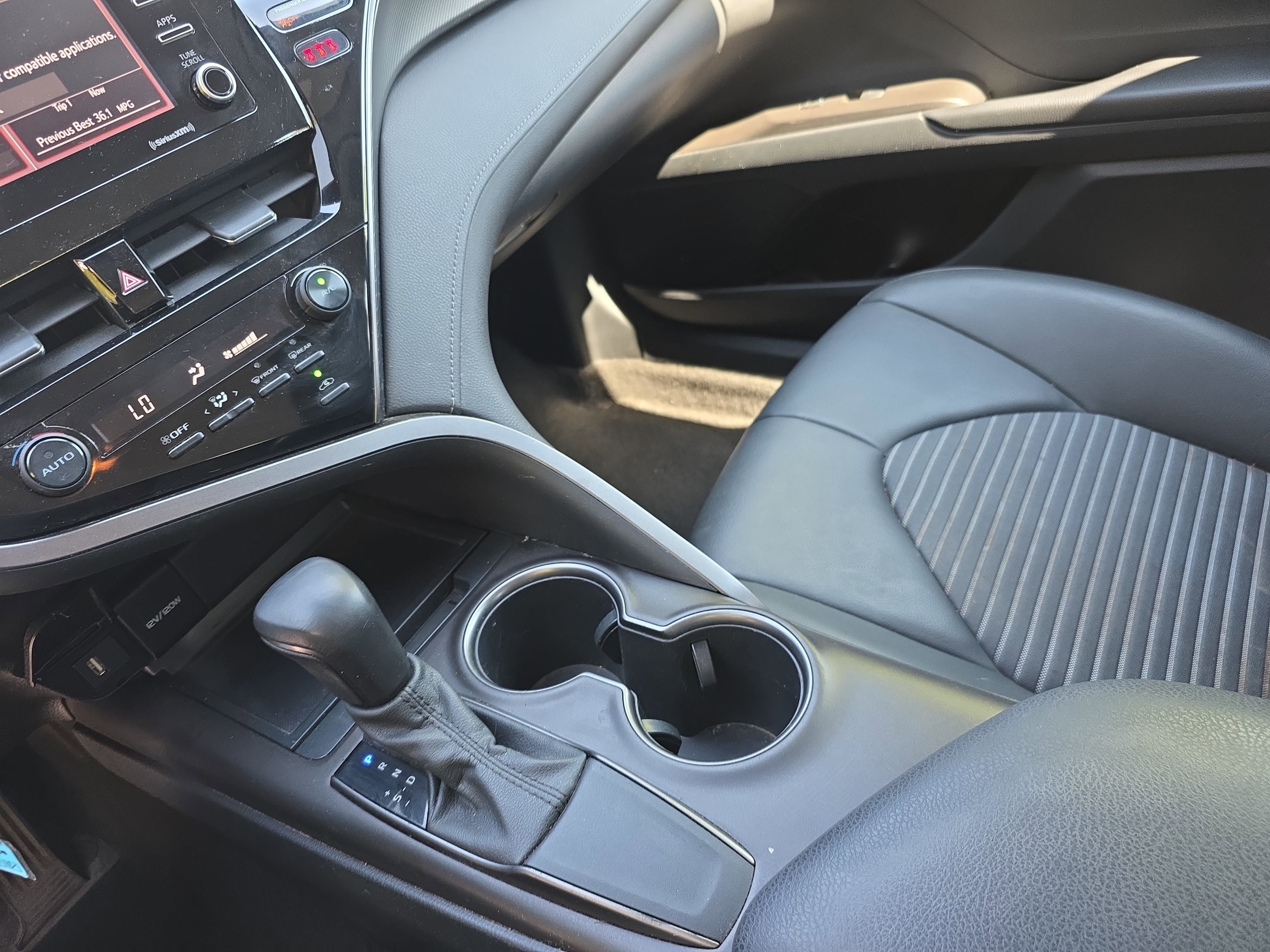 Used 2021 Toyota Camry SE FWD image 22