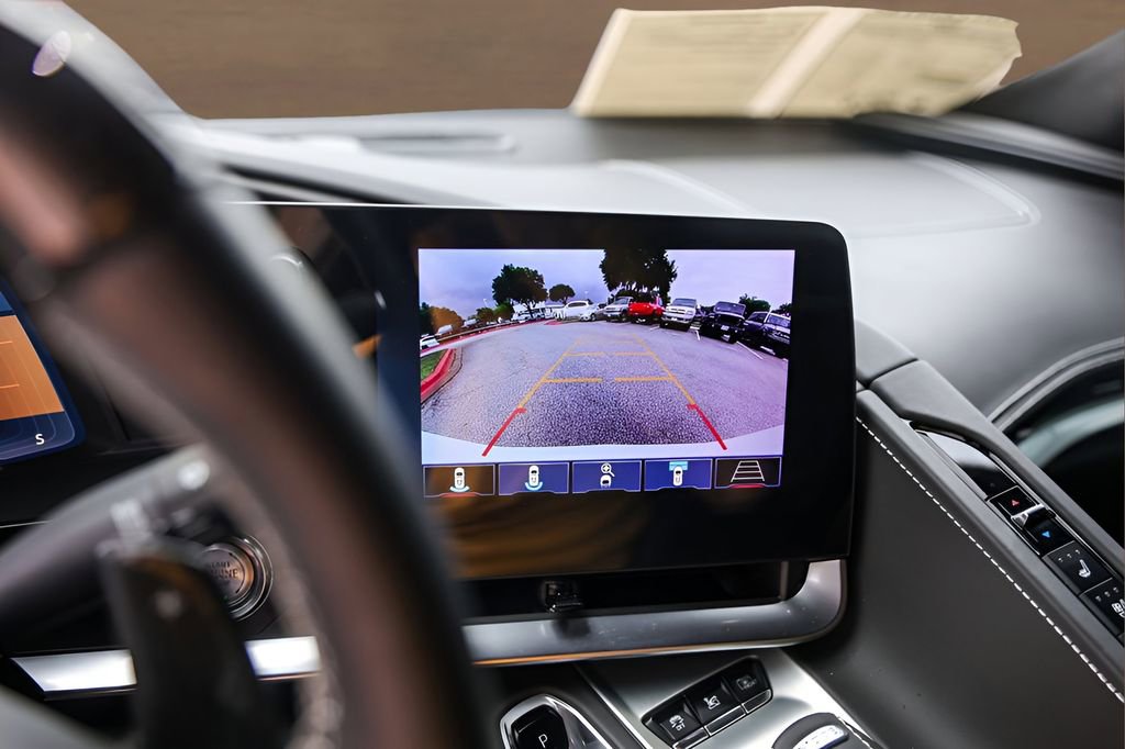 Used 2025 Chevrolet Corvette Z06 RWD image 16