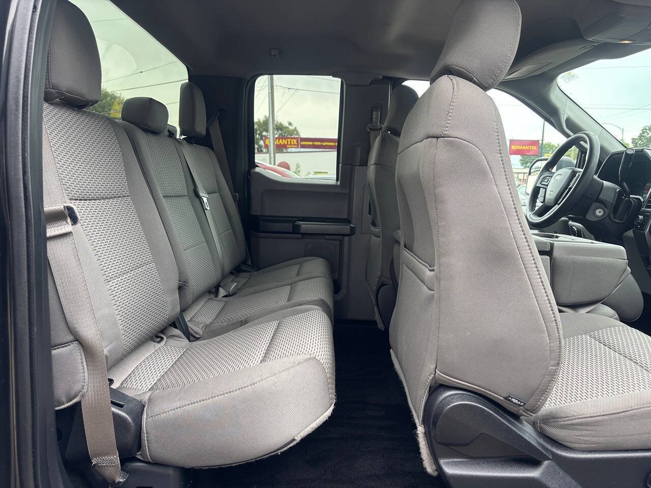 Used 2015 Ford F150 XLT AWD/4WD image 27