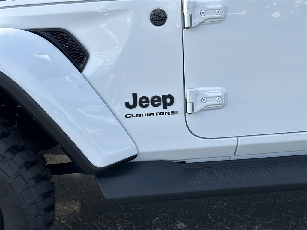 New 2023 Jeep Gladiator Sport image 16