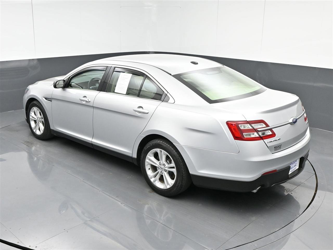 Used 2019 Ford Taurus SE FWD image 27