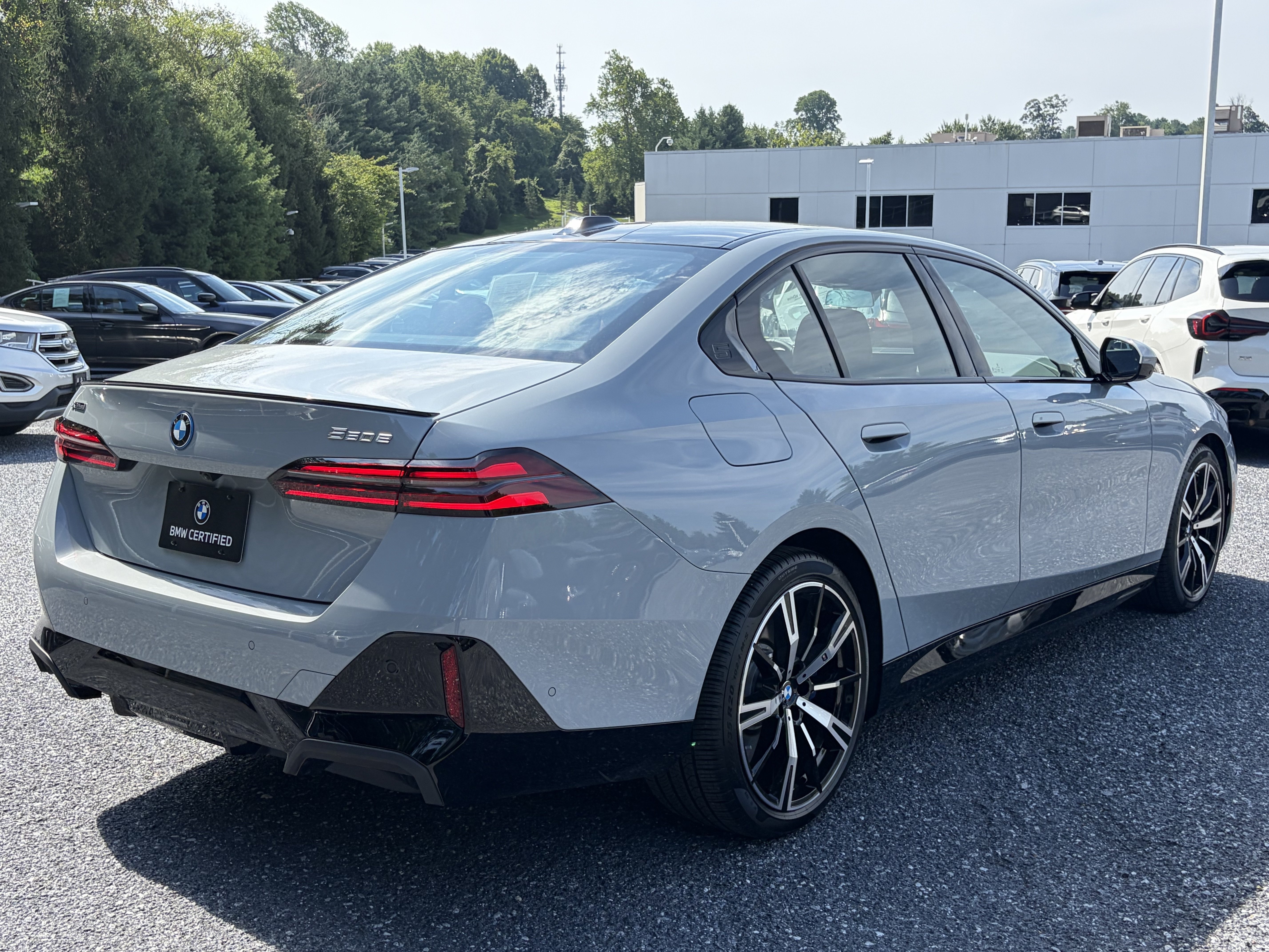 Used 2026 BMW 550e xDrive AWD/4WD image 7