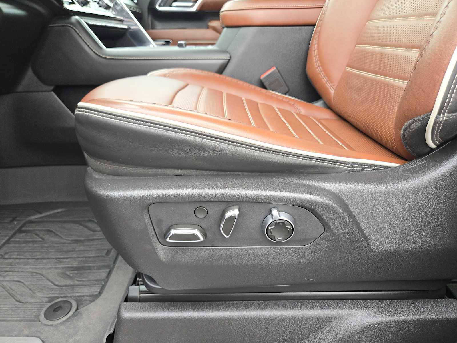 Certified 2024 GMC Sierra 2500 Denali Ultimate w/ Max Trailering Package image 24