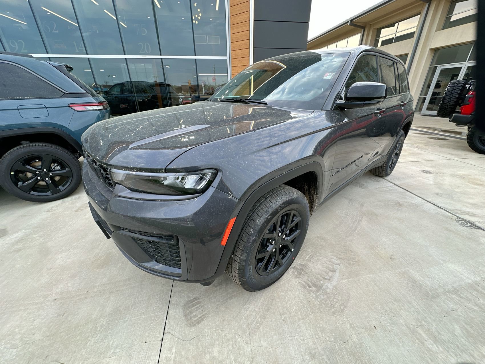 New 2026 Jeep Grand Cherokee Altitude AWD/4WD image 4