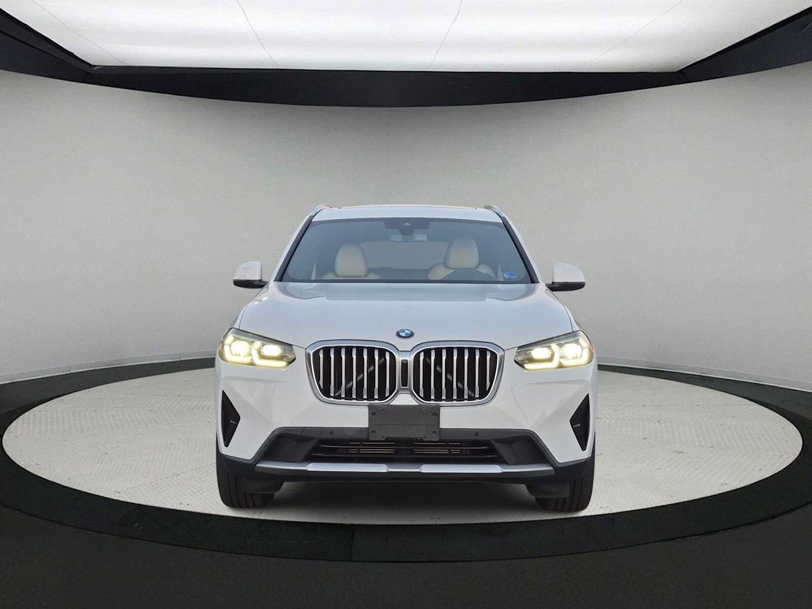 Used 2022 BMW X3 xDrive30i w/ Convenience Package AWD/4WD image 3