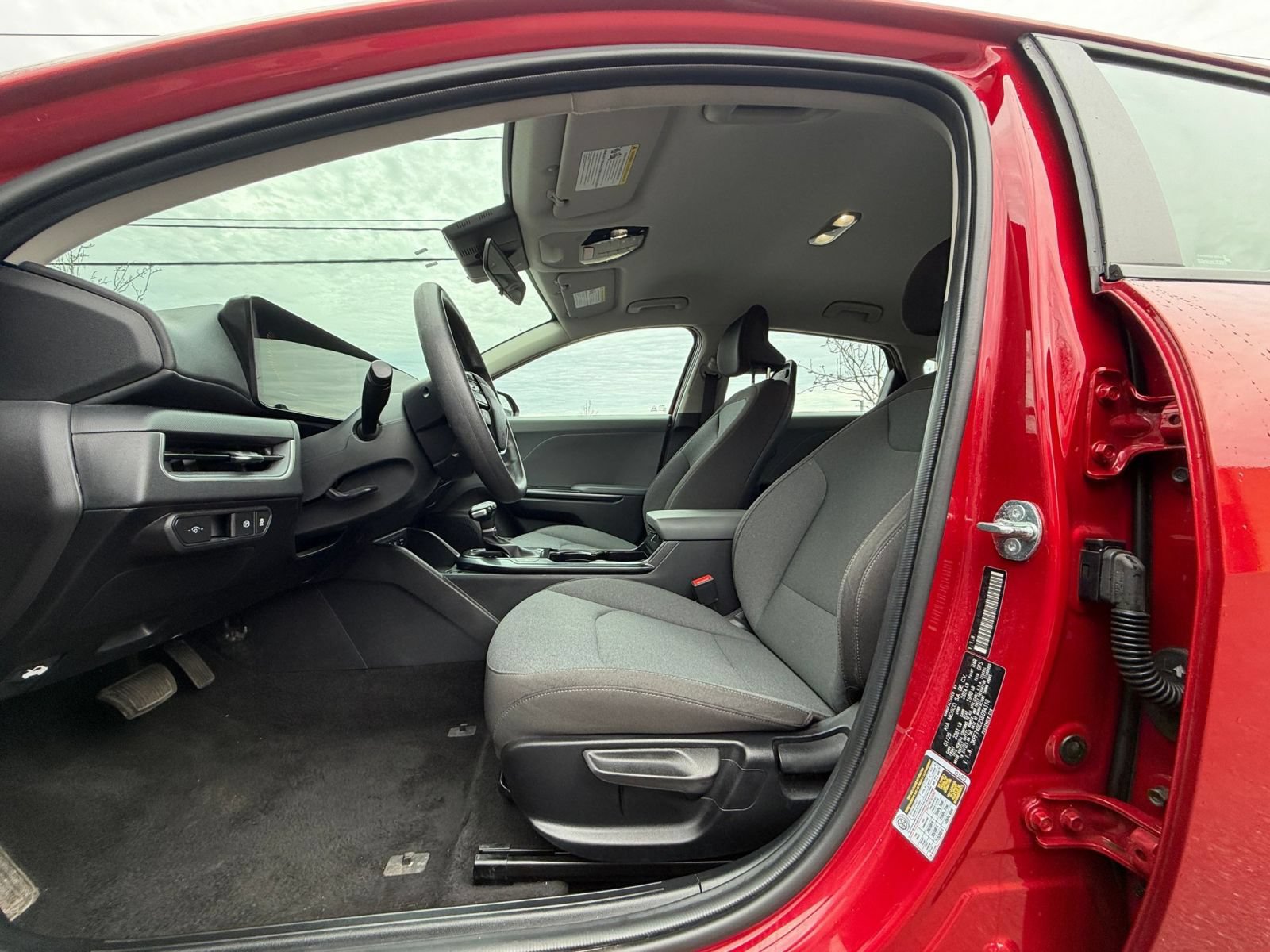 Used 2025 Kia K4 FWD image 25