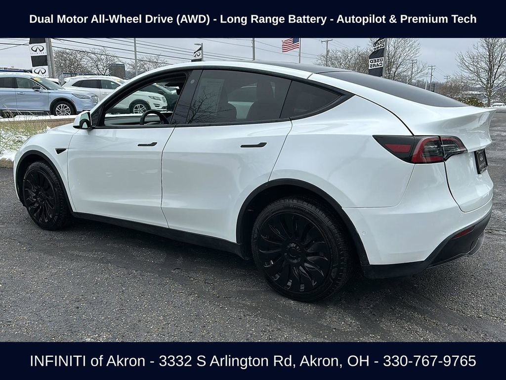 Used 2022 Tesla Model Y Long Range image 9
