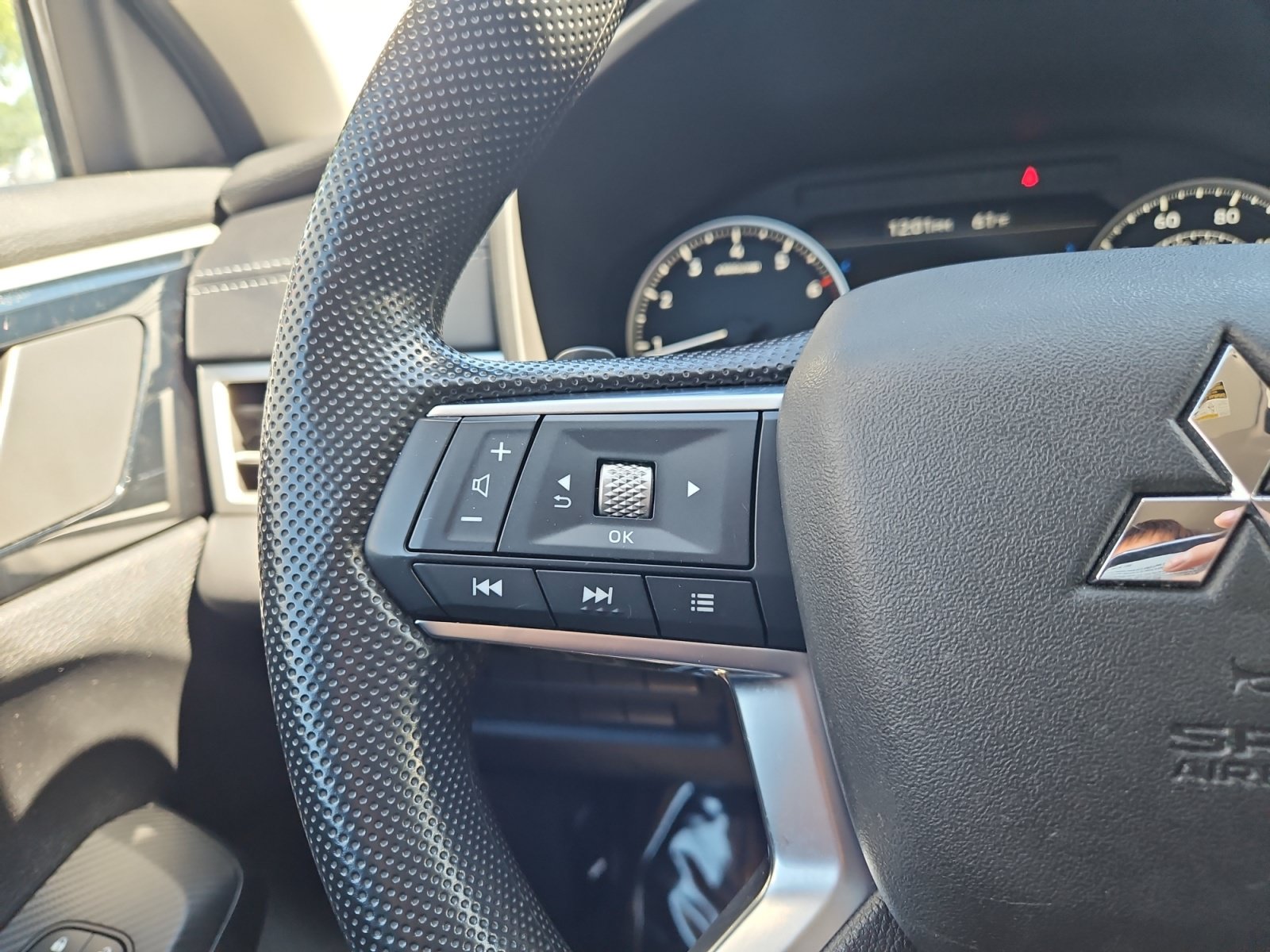 Used 2022 Mitsubishi Outlander ES AWD/4WD image 24