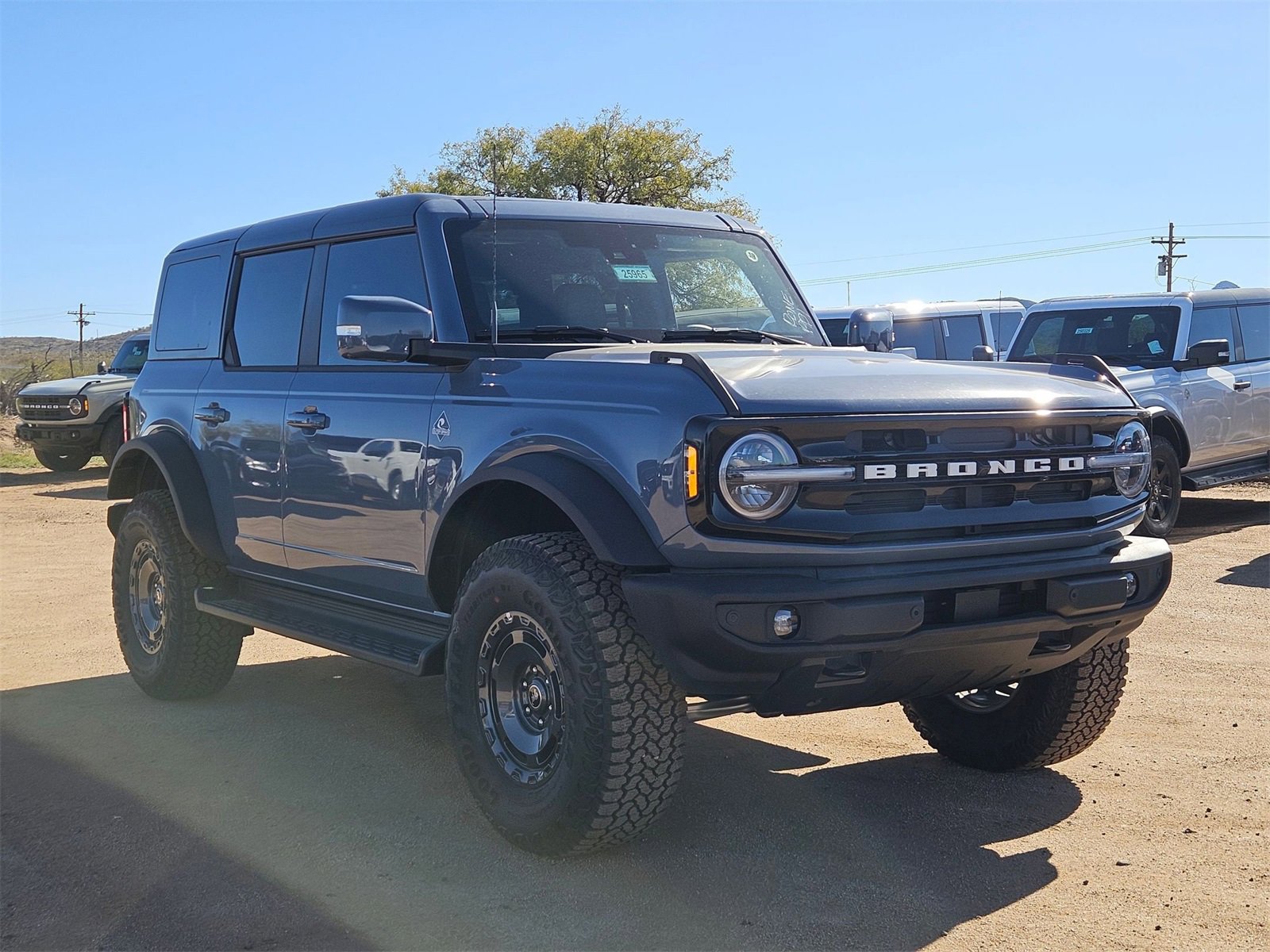 New 2025 Ford Bronco Outer Banks w/ Sasquatch Package image 3