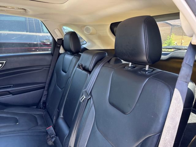 Used 2015 Ford Edge Titanium w/ Equipment Group 302A AWD/4WD image 11