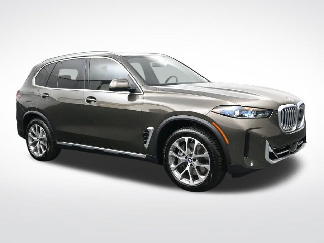 New 2026 BMW X5 xDrive50e w/ Climate Comfort Package AWD/4WD image 2