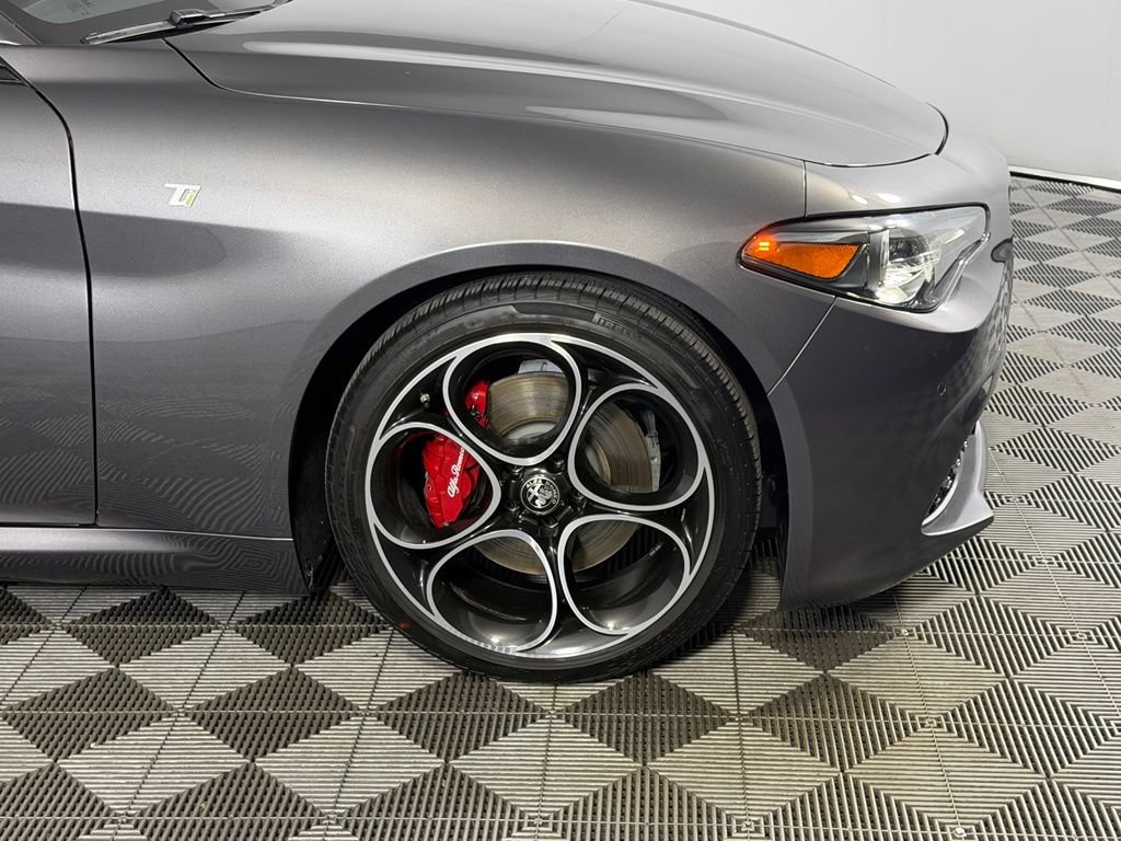 Used 2023 Alfa Romeo Giulia Ti w/ Active Assist Plus Package RWD image 6