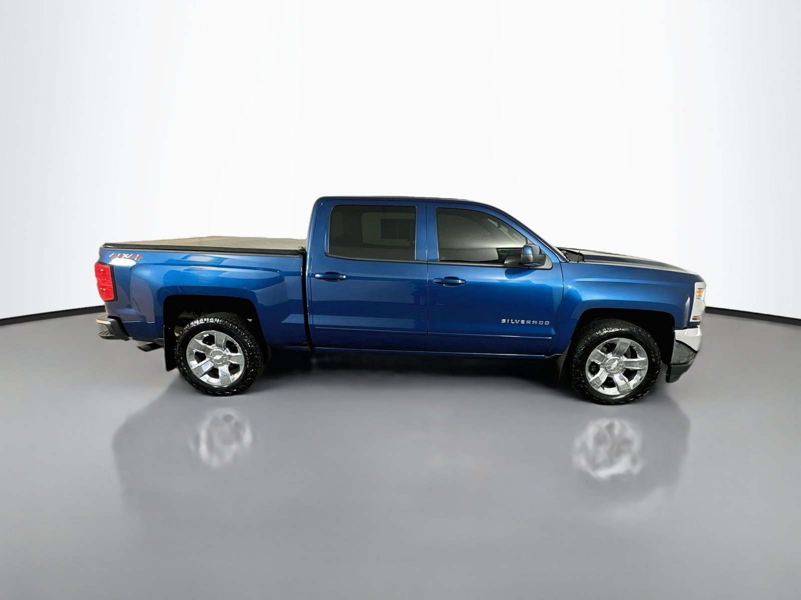 Used 2018 Chevrolet Silverado 1500 LT w/ LT Eassist Package AWD/4WD image 8