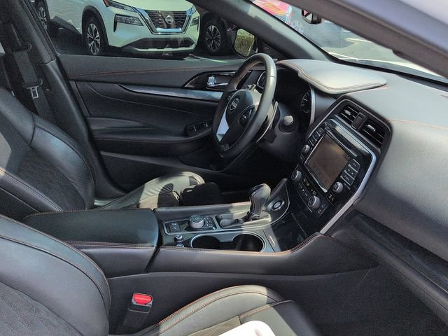 Used 2023 Nissan Maxima SR w/ Sport Mat Group FWD image 10