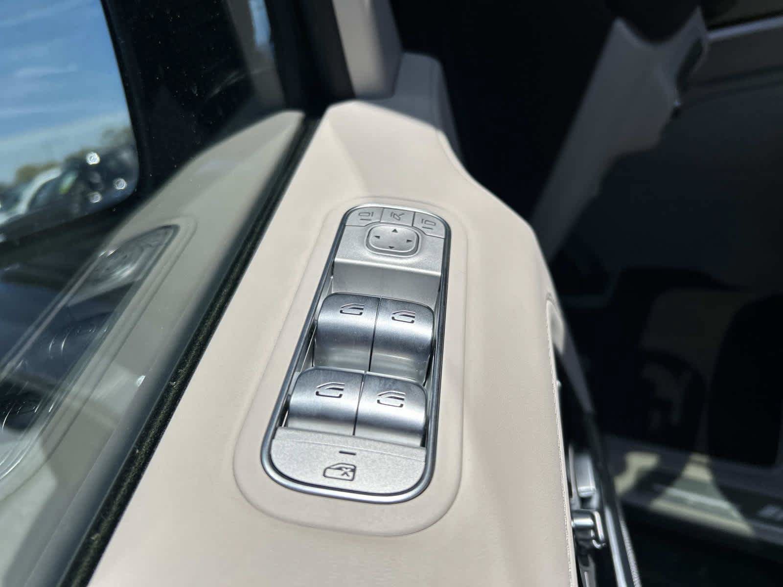 Used 2024 Mercedes-Benz G 63 AMG Squared image 17