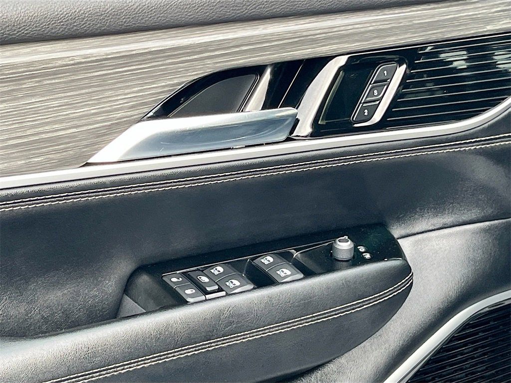 Used 2022 Jeep Wagoneer Series III w/ Premium Group I image 18