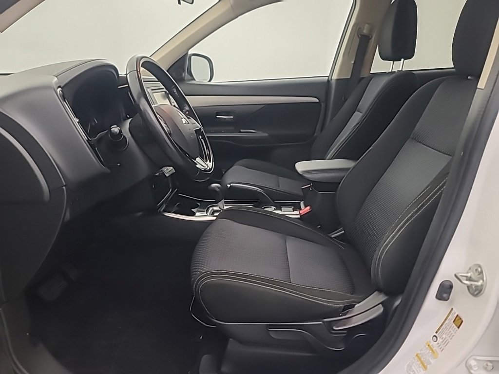 Used 2017 Mitsubishi Outlander ES FWD image 24
