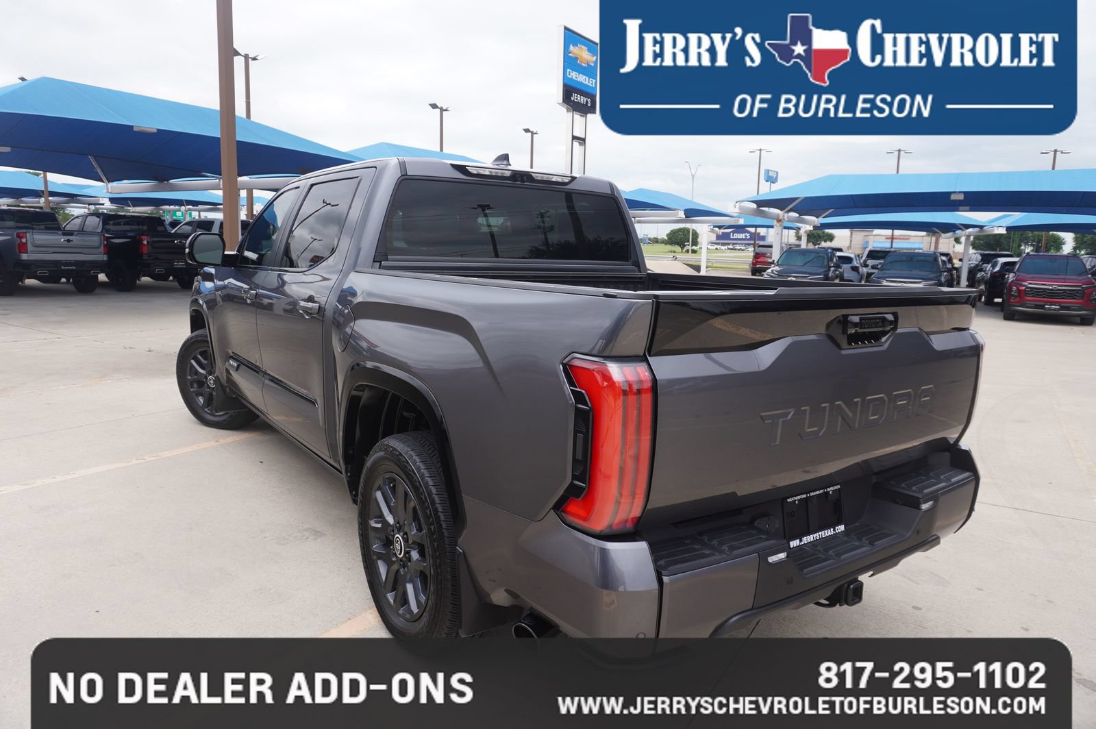 Used 2024 Toyota Tundra Platinum AWD/4WD image 4