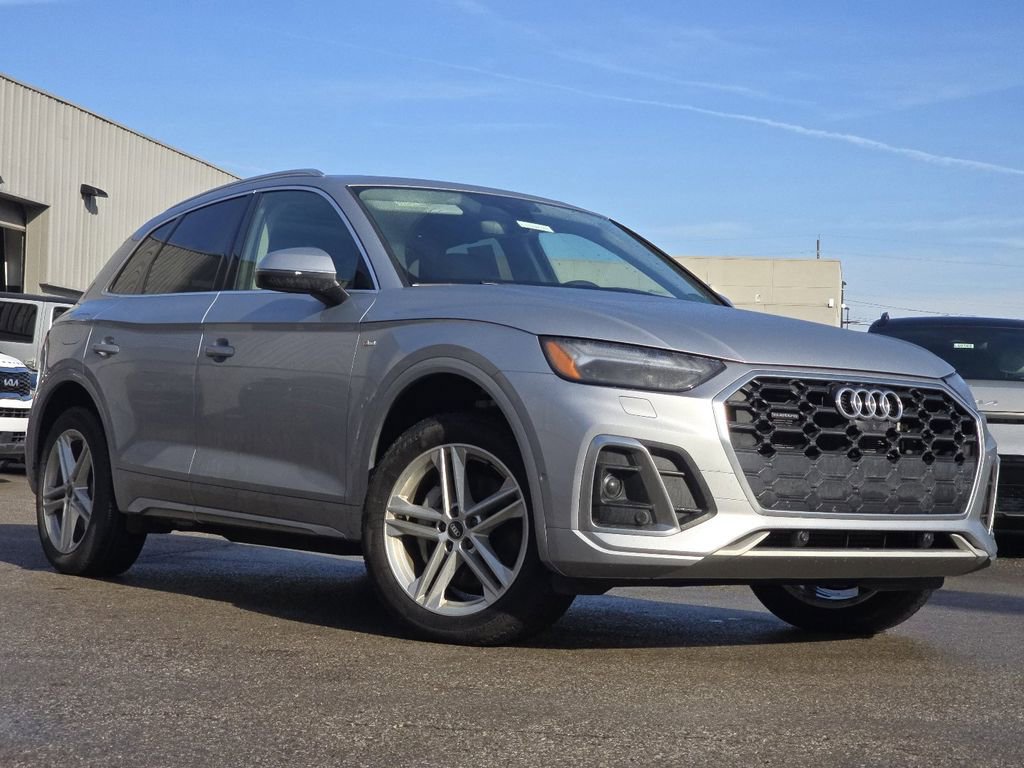 Used 2021 Audi Q5 e Prestige w/ Prestige Package image 2