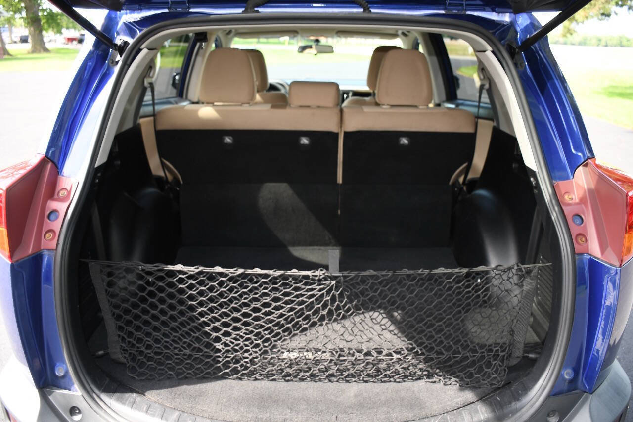 Used 2015 Toyota RAV4 XLE AWD/4WD image 18