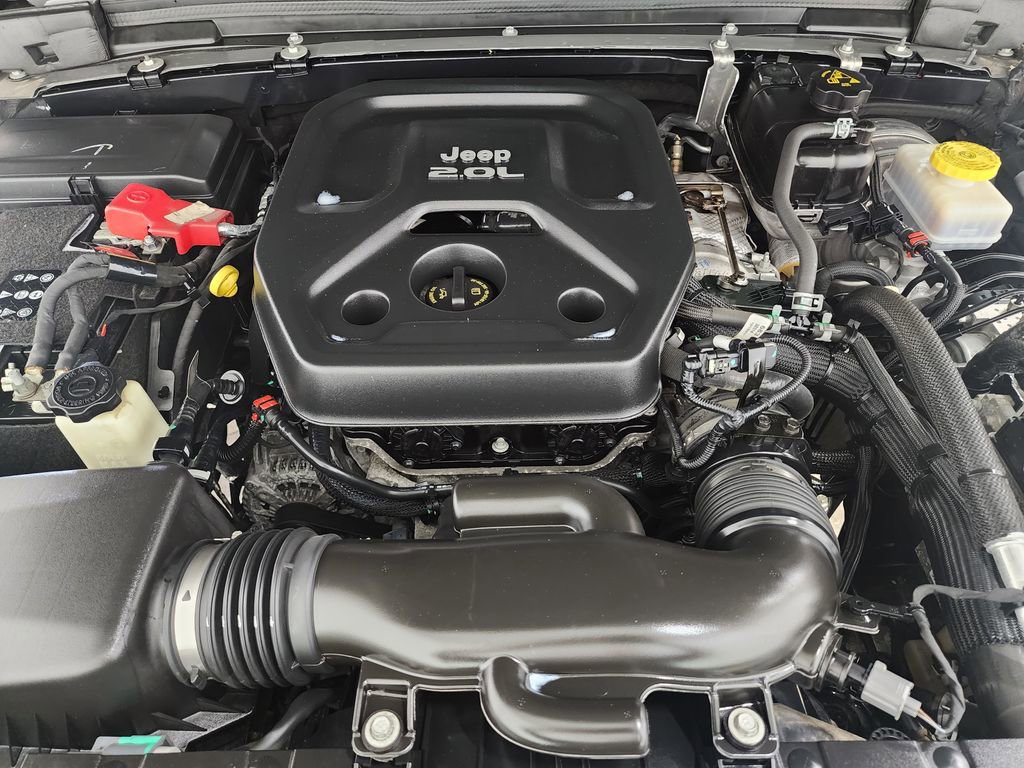 Used 2022 Jeep Wrangler Unlimited Sahara w/ Dual Top Group image 35