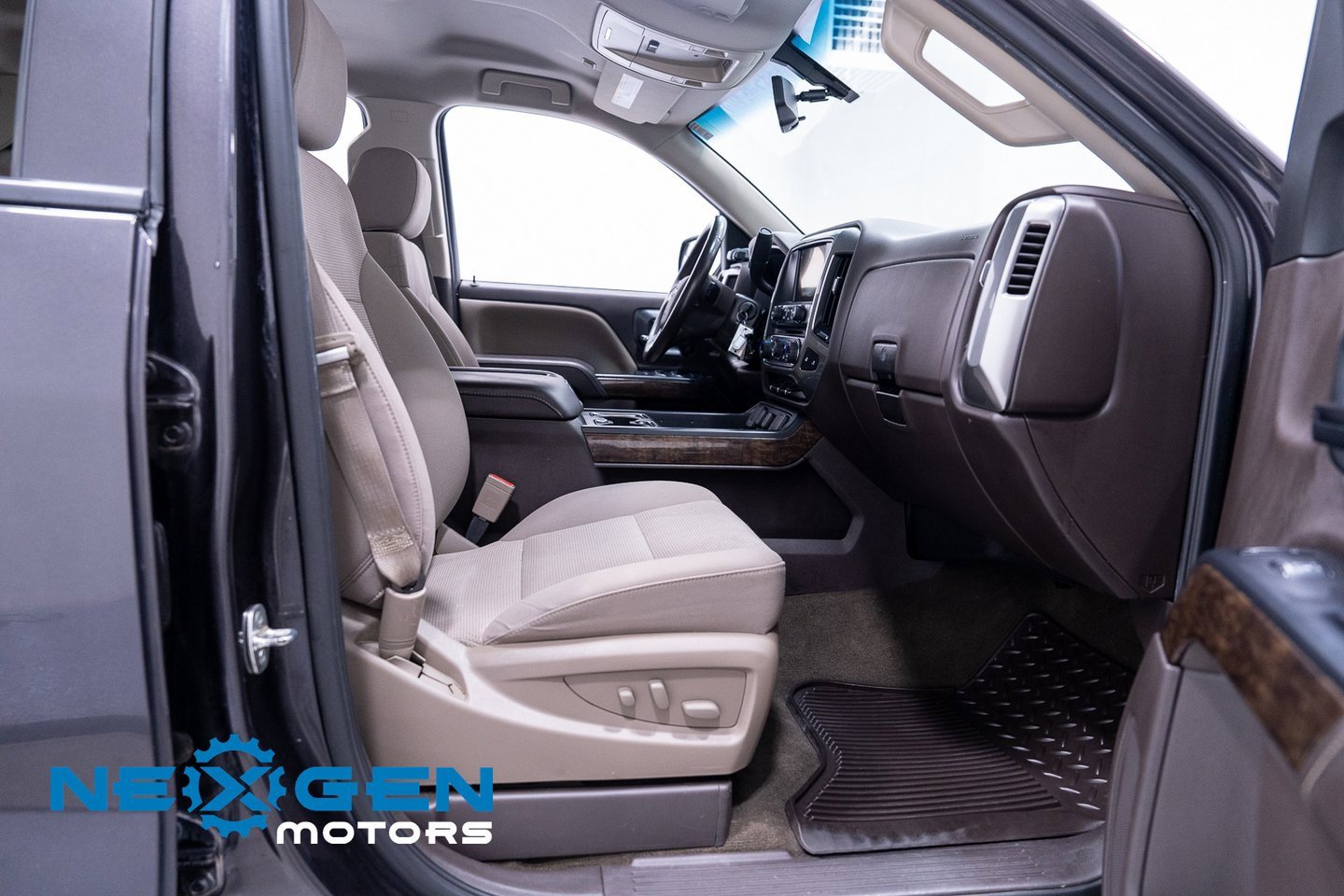 Used 2014 Chevrolet Silverado 1500 LT w/ LT Convenience Package image 44